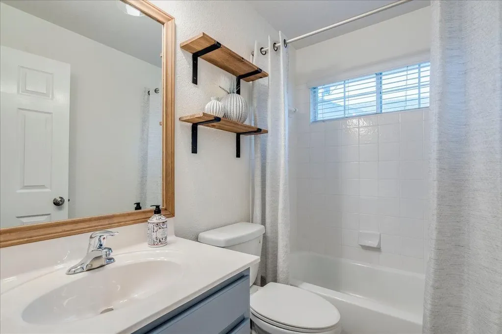 2912 Lynnbrook Drive Austin TX 78748