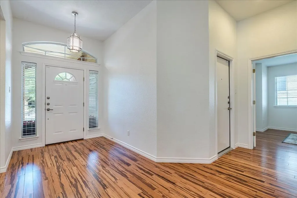 2912 Lynnbrook Drive Austin TX 78748
