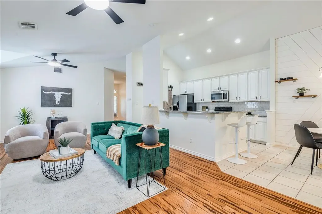 2912 Lynnbrook Drive Austin TX 78748
