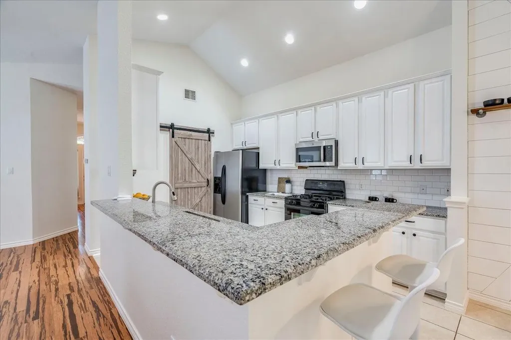 2912 Lynnbrook Drive Austin TX 78748