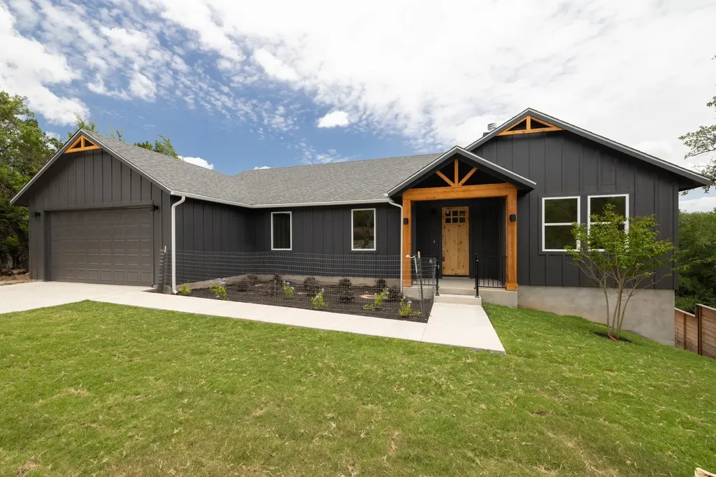 2807 Wilson Avenue Lago Vista TX 78645