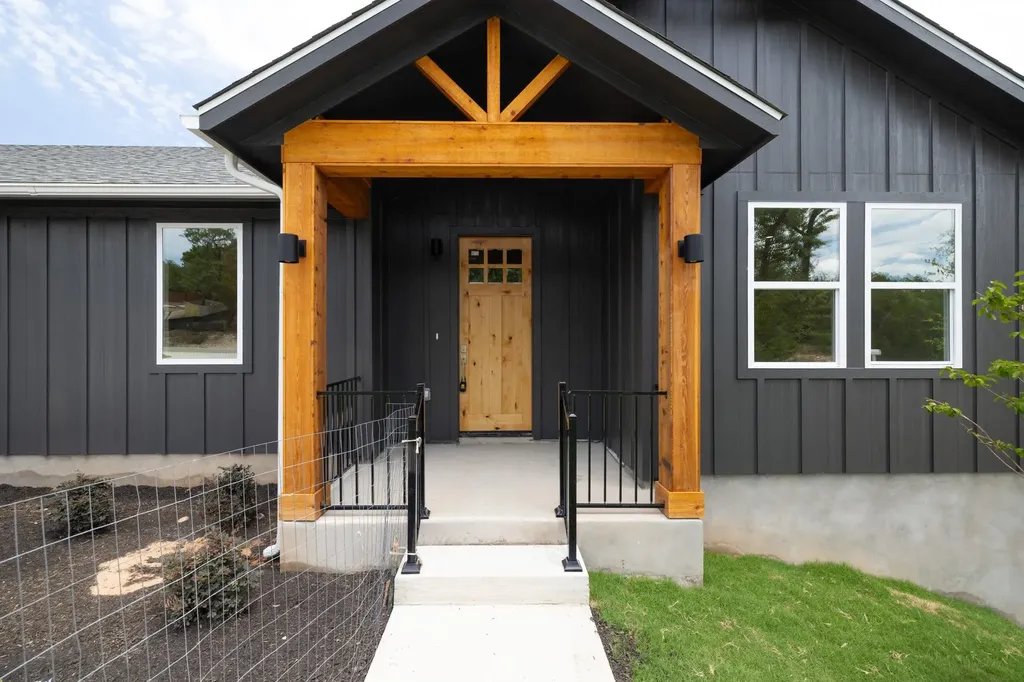 2807 Wilson Avenue Lago Vista TX 78645