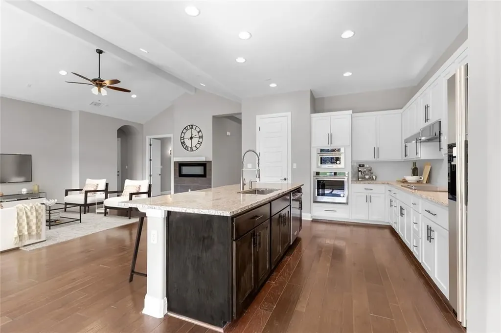 20701 Deep Creek Lago Vista TX 78645