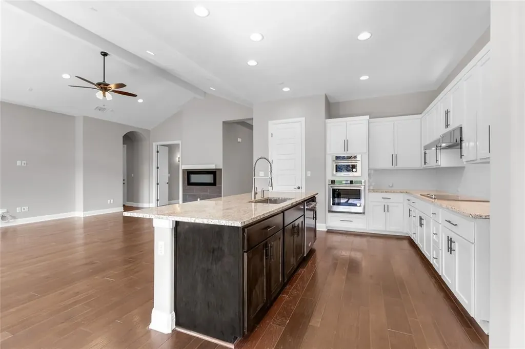 20701 Deep Creek Lago Vista TX 78645