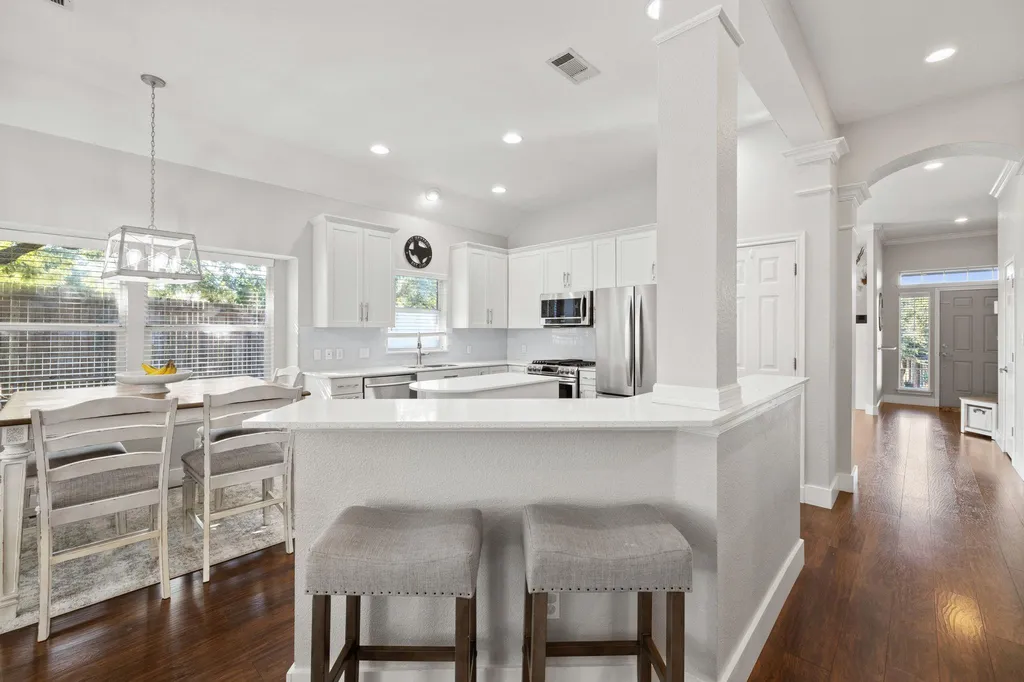 6800 La Concha Cove Austin TX 78749