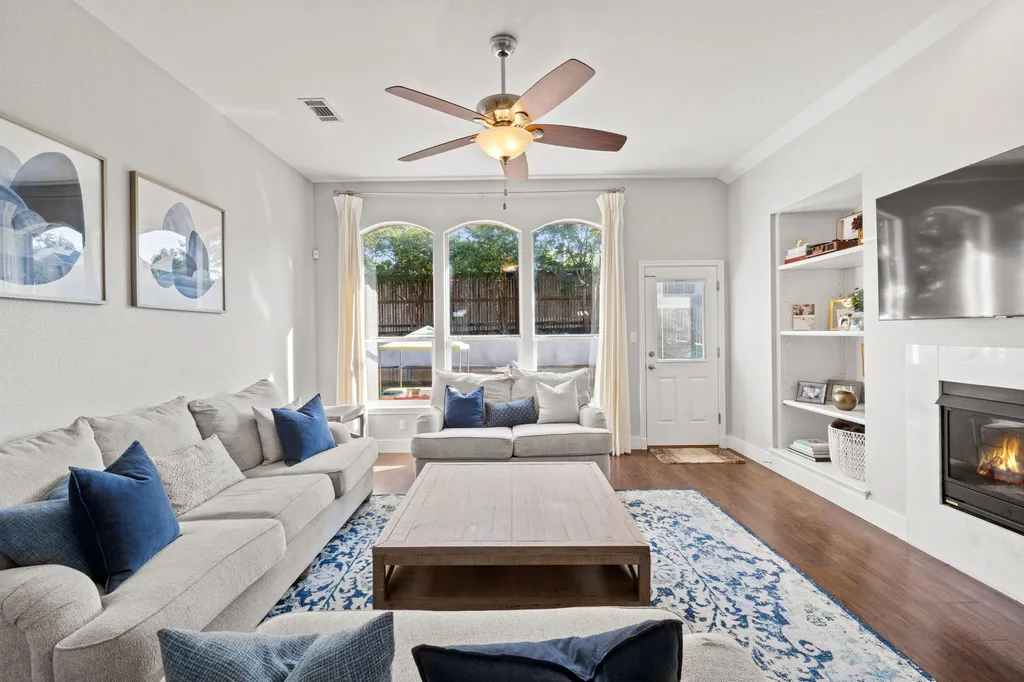 6800 La Concha Cove Austin TX 78749