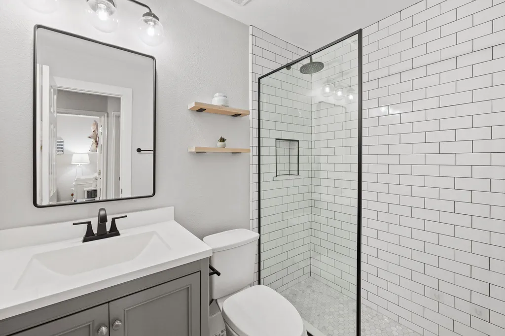 6800 La Concha Cove Austin TX 78749