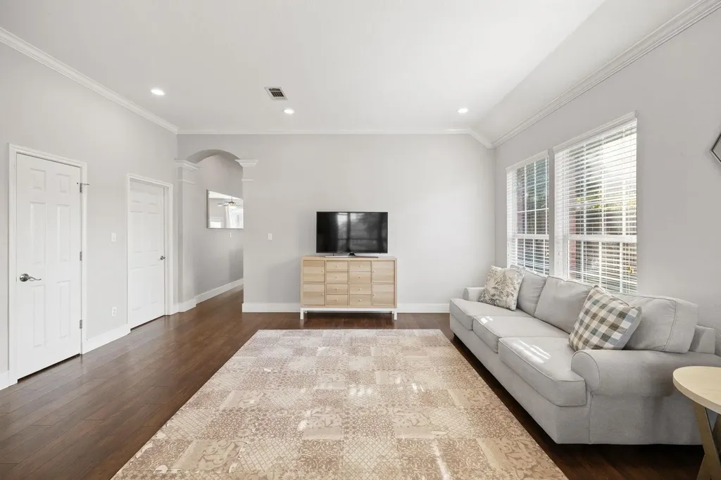 6800 La Concha Cove Austin TX 78749
