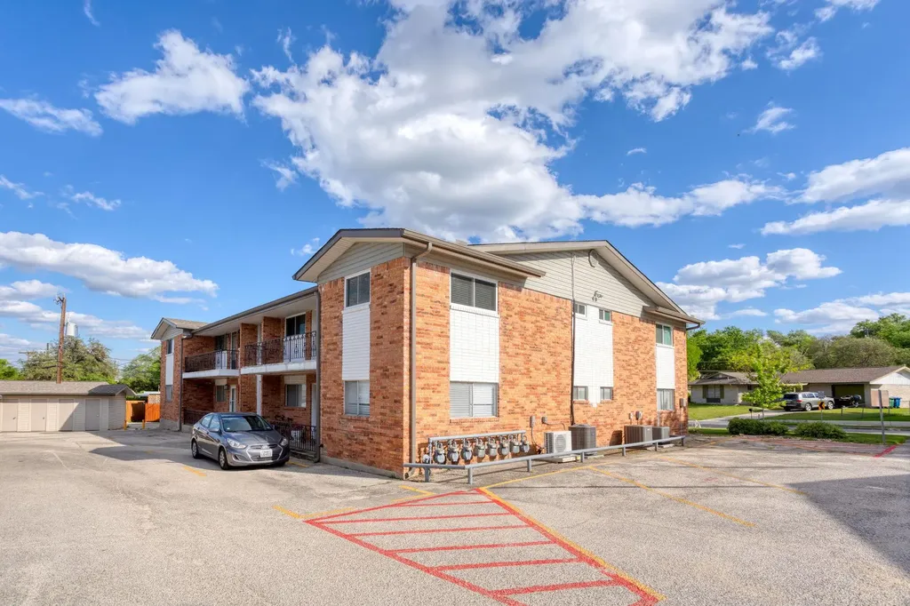 201 W Silver Sands Drive San Antonio TX 78216