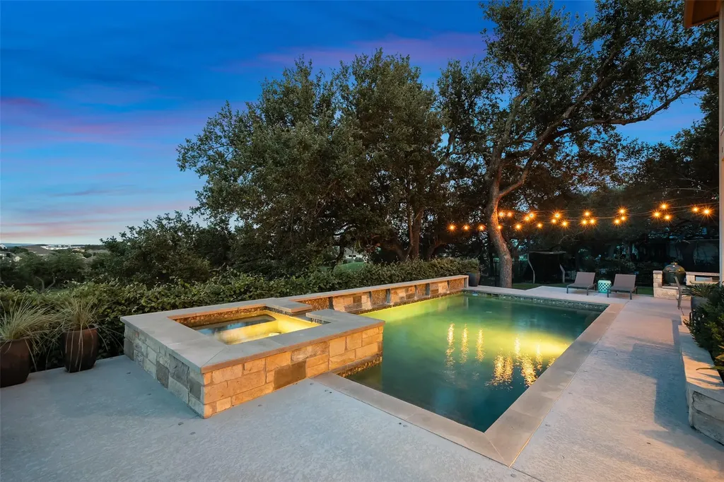4113 Sugarloaf Drive Austin TX 78738