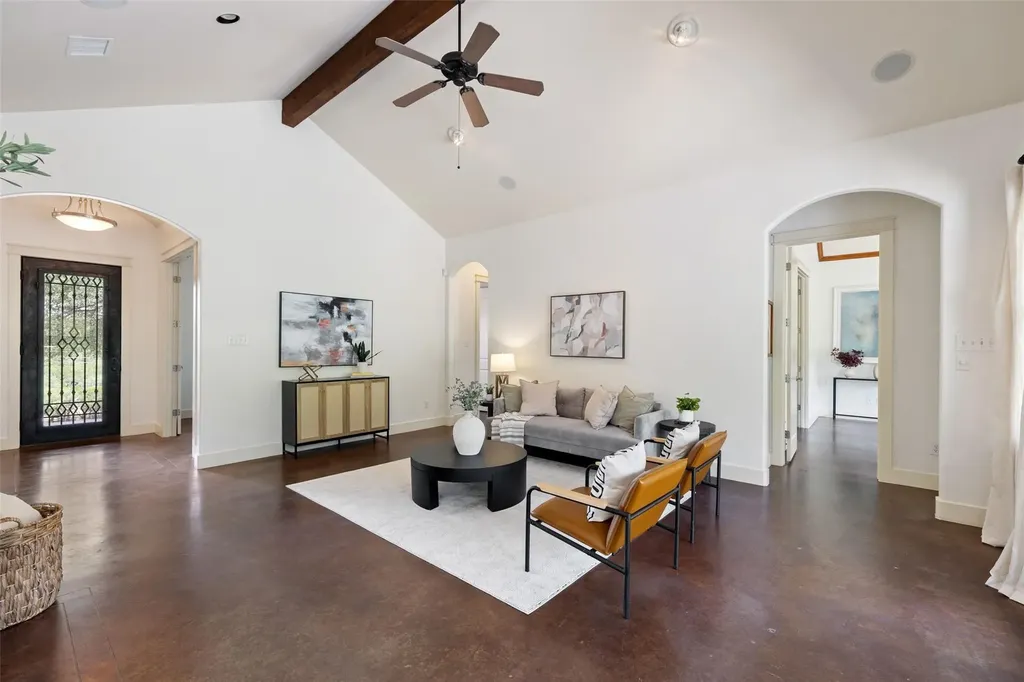 1906 Bee Creek Road Spicewood TX 78669