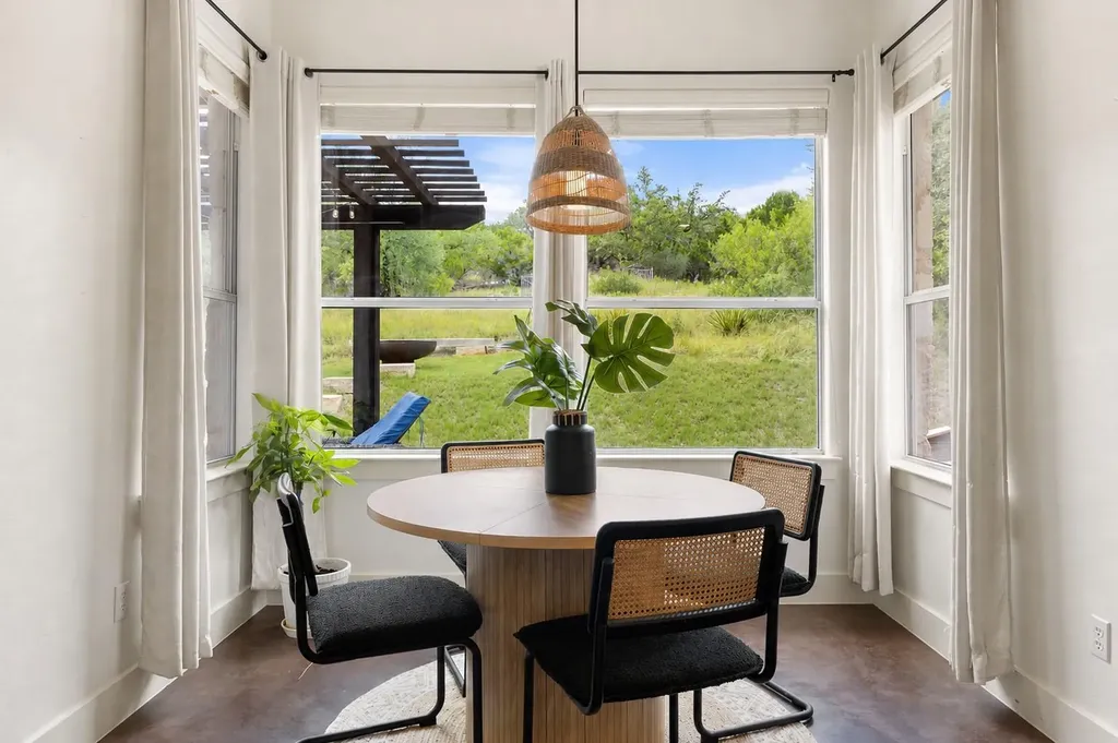 1906 Bee Creek Road Spicewood TX 78669