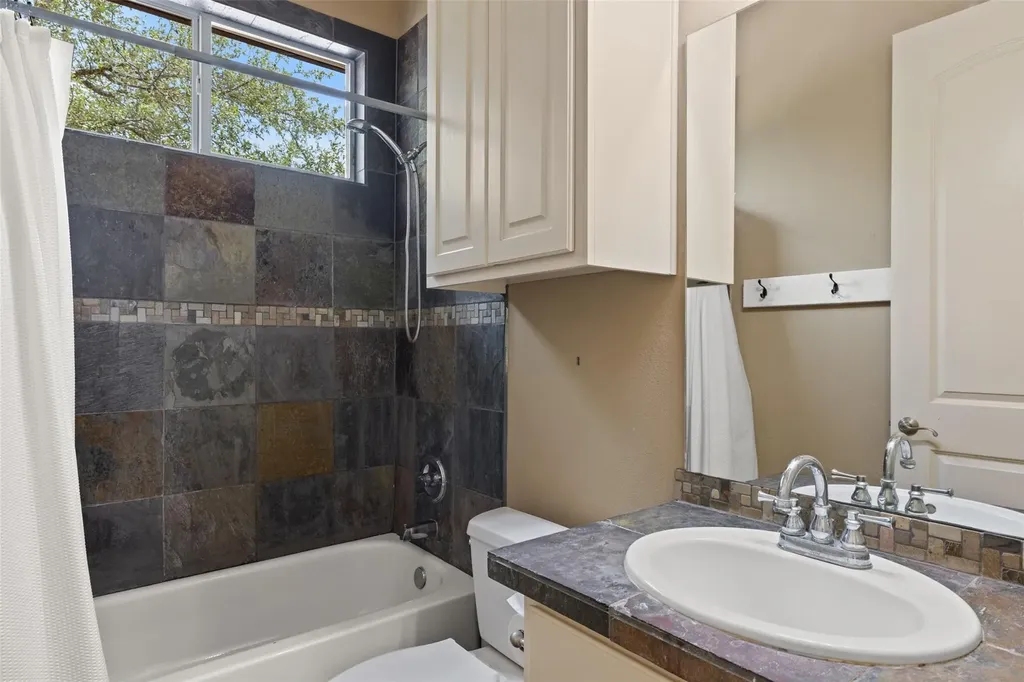 1906 Bee Creek Road Spicewood TX 78669