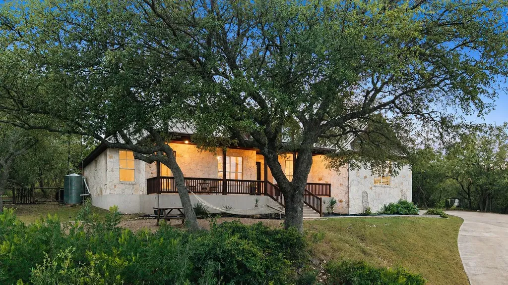1906 Bee Creek Road Spicewood TX 78669