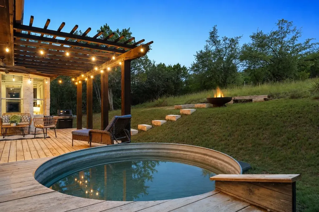 1906 Bee Creek Road Spicewood TX 78669