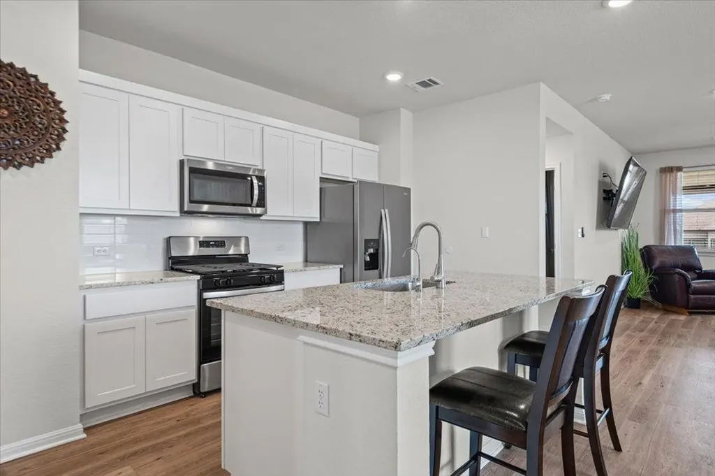 158 Gullivers Drive Elgin TX 78621