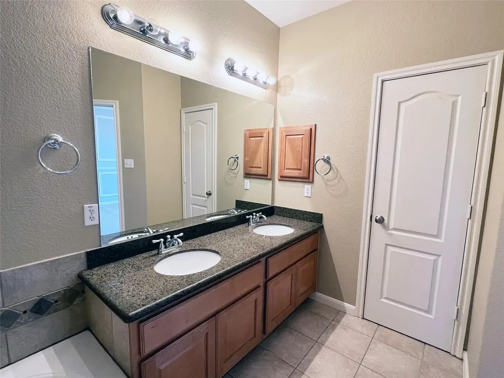 2443 Salorn Way Round Rock TX 78681