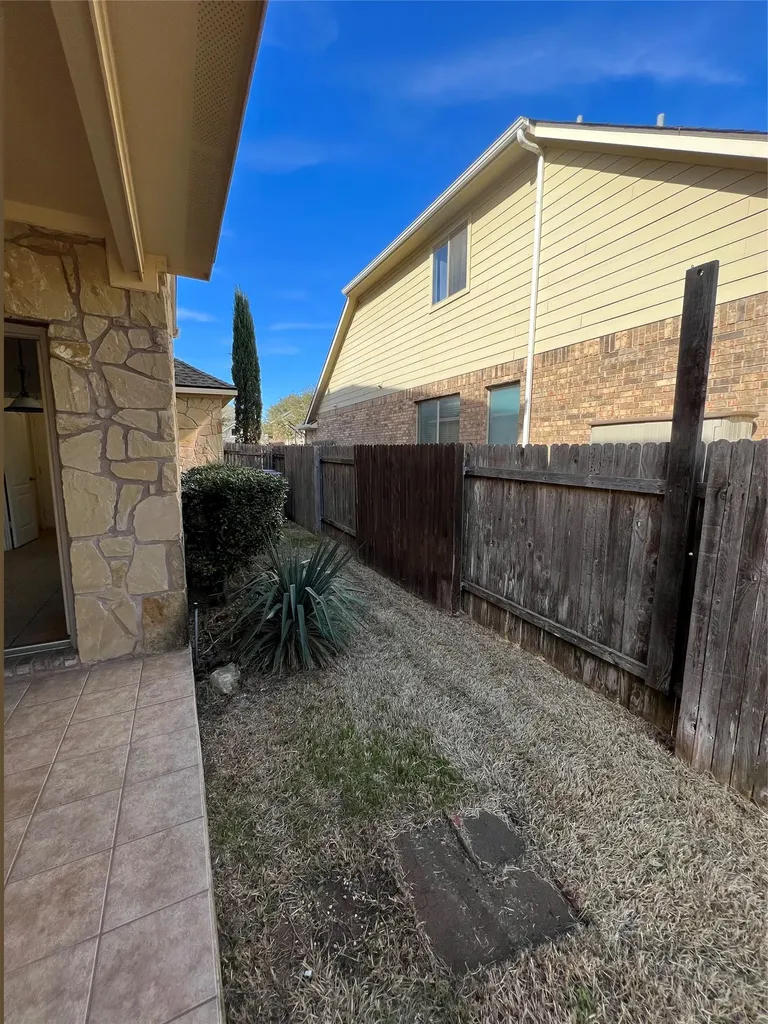 2443 Salorn Way Round Rock TX 78681