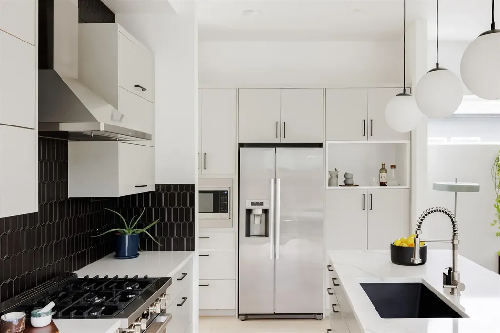 4425 Jinx Avenue Austin TX 78745