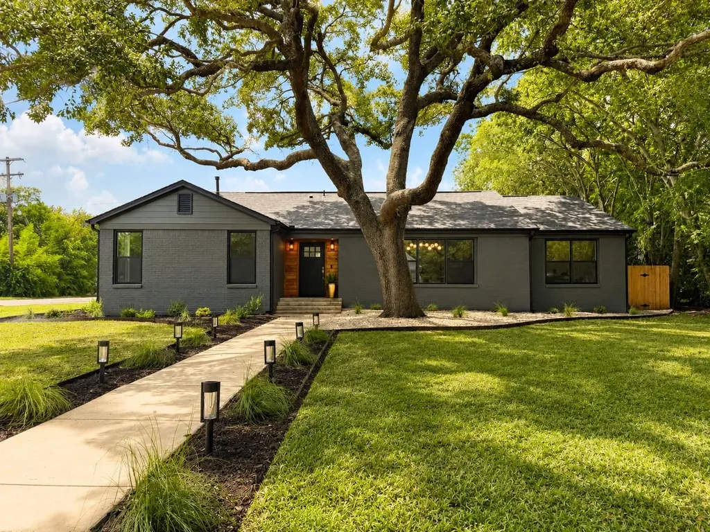 1200 Spruce Street Lockhart TX 78644