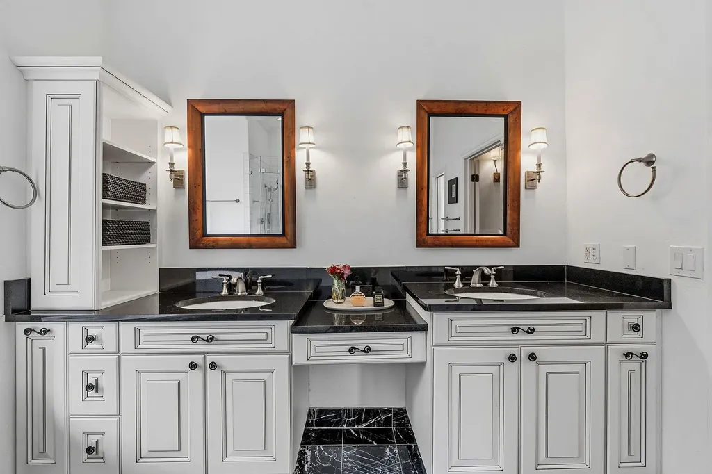 8121 Bluff Trail Austin TX 78737