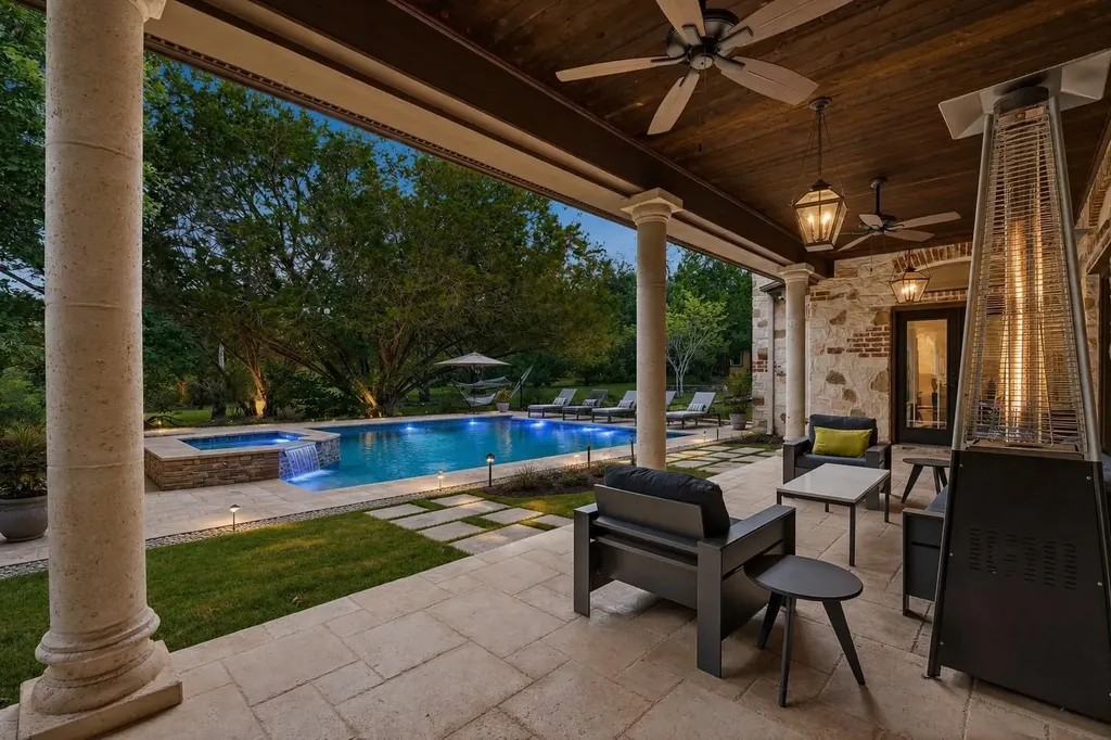 8121 Bluff Trail Austin TX 78737
