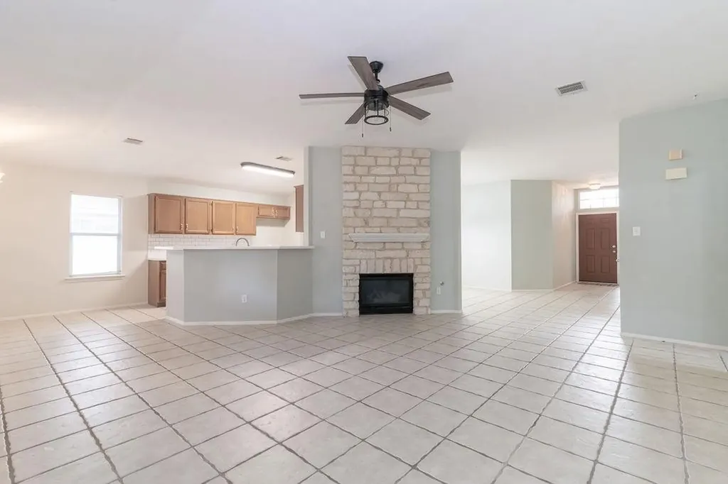 1902 Hollow Tree Boulevard Round Rock TX 78681