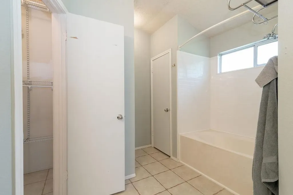 1902 Hollow Tree Boulevard Round Rock TX 78681