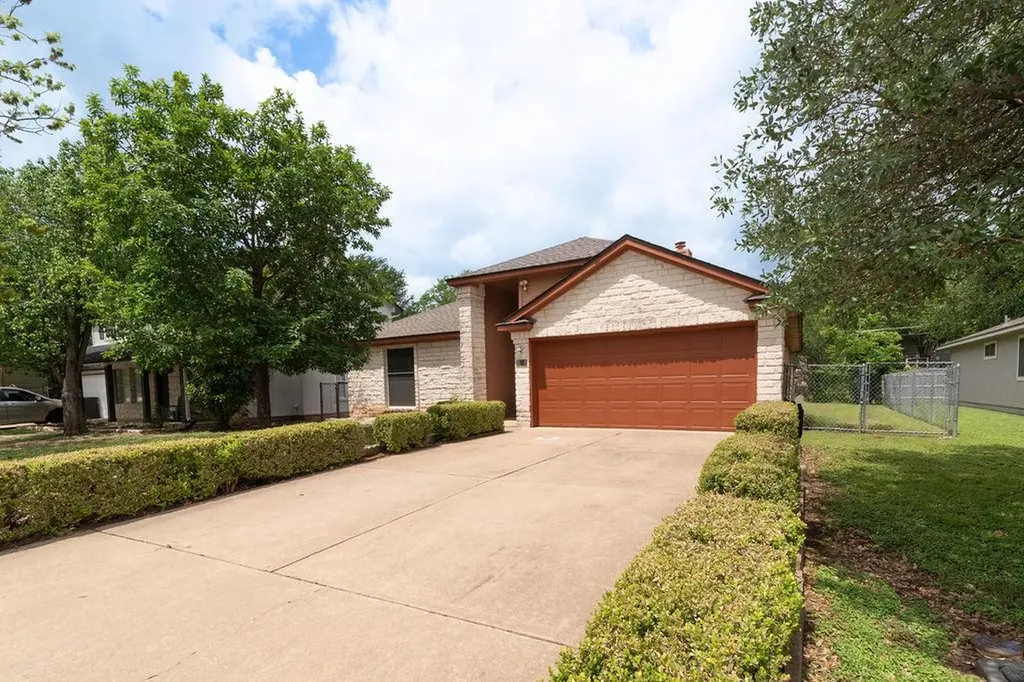 1902 Hollow Tree Boulevard Round Rock TX 78681
