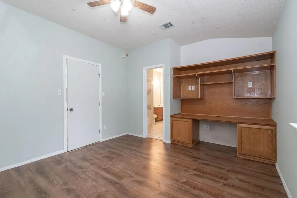 1902 Hollow Tree Boulevard Round Rock TX 78681
