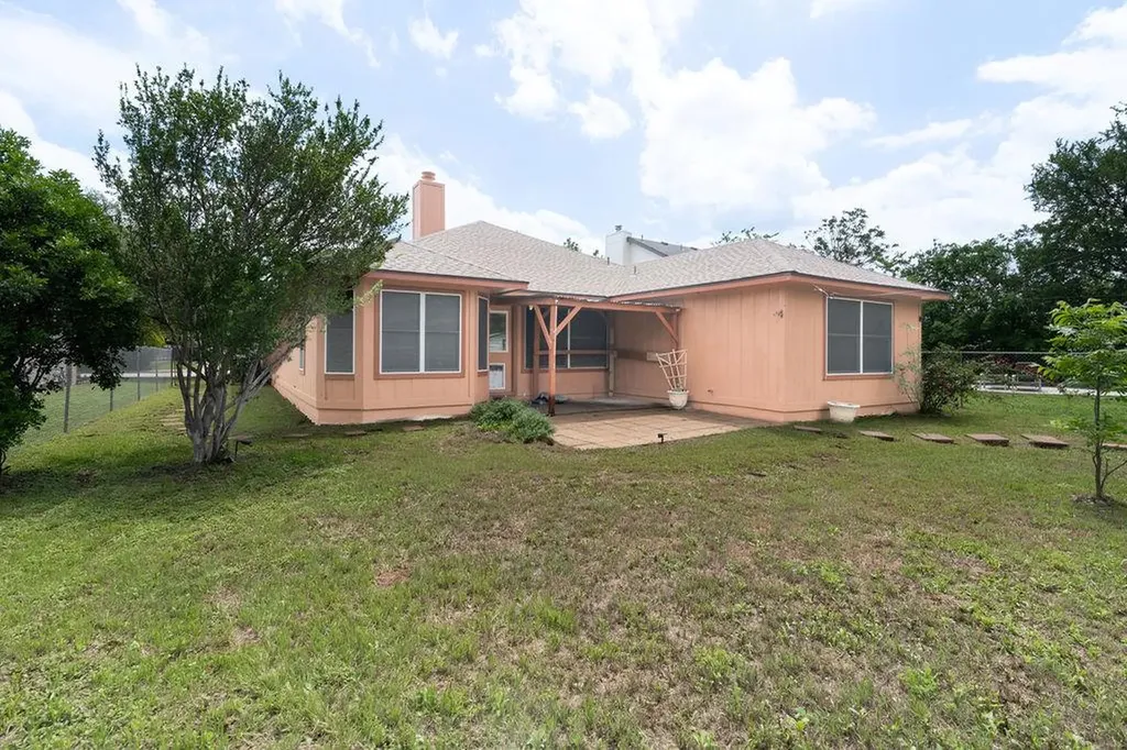 1902 Hollow Tree Boulevard Round Rock TX 78681