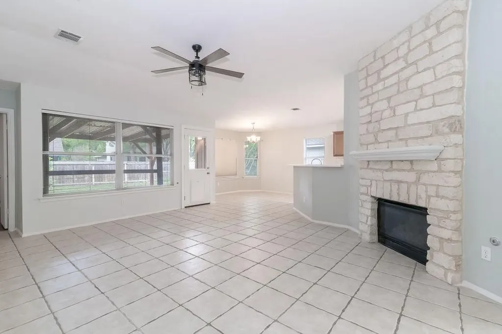 1902 Hollow Tree Boulevard Round Rock TX 78681