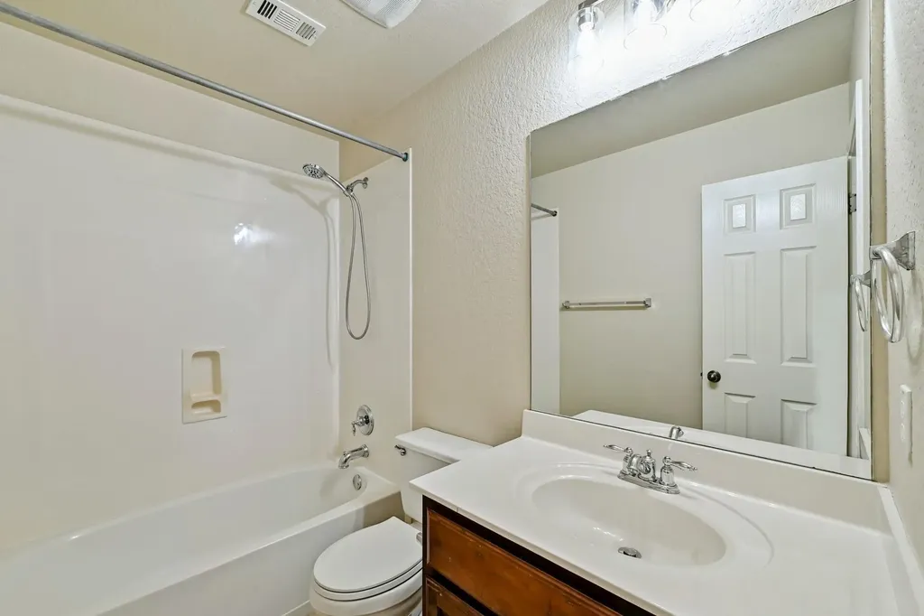 49 White Magnolia Circle Lakeway TX 78734