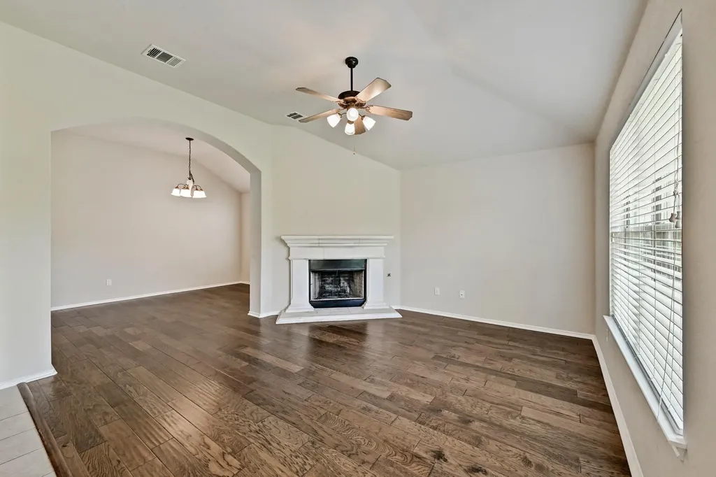 49 White Magnolia Circle Lakeway TX 78734