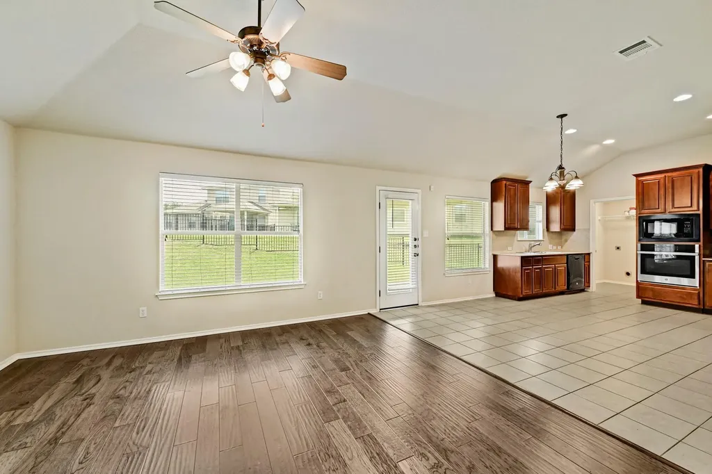49 White Magnolia Circle Lakeway TX 78734