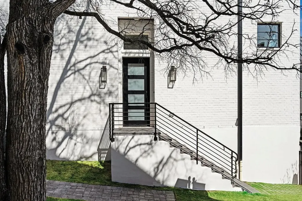 1719 Spyglass Drive Austin TX 78746