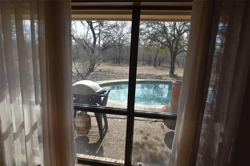 687 Fm 812 Road Red Rock TX 78662