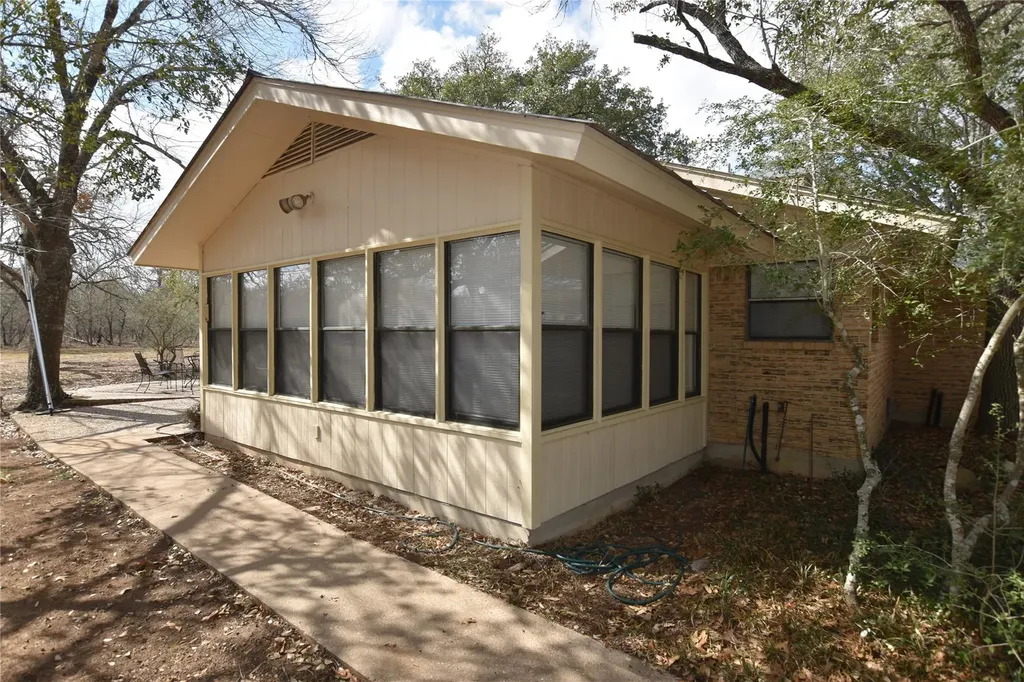 687 Fm 812 Road Red Rock TX 78662