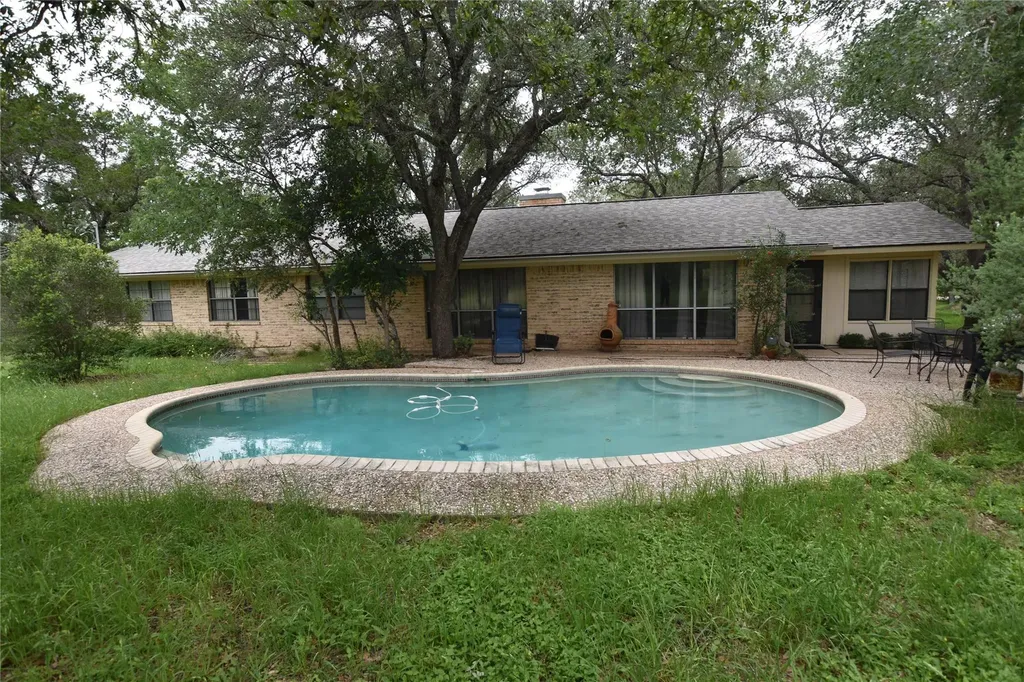 687 Fm 812 Road Red Rock TX 78662