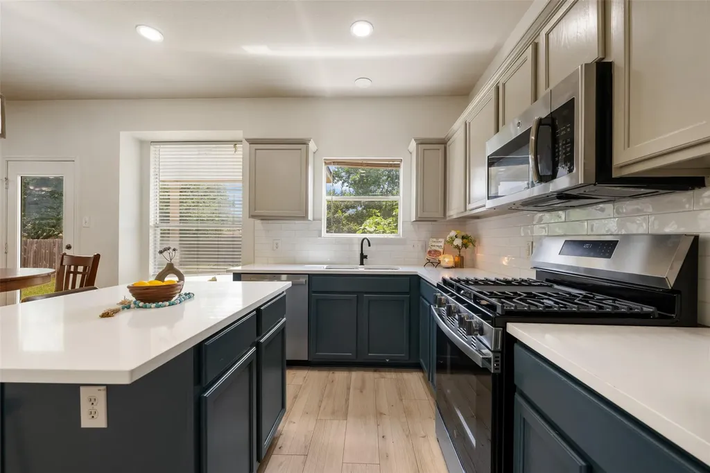 1104 Henderson Drive Leander TX 78641