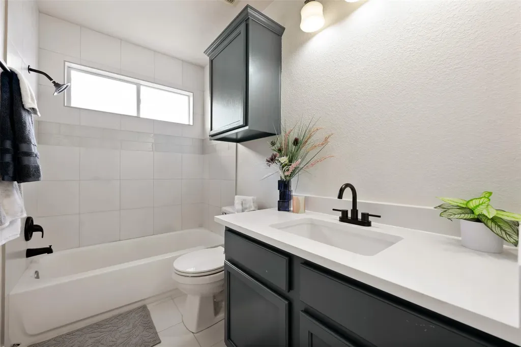 1104 Henderson Drive Leander TX 78641