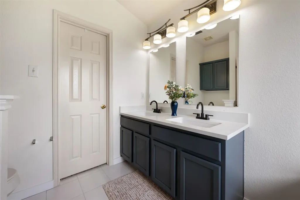 1104 Henderson Drive Leander TX 78641