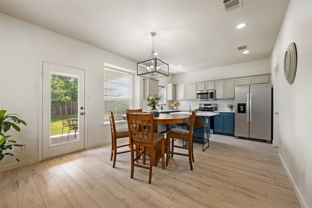 1104 Henderson Drive Leander TX 78641