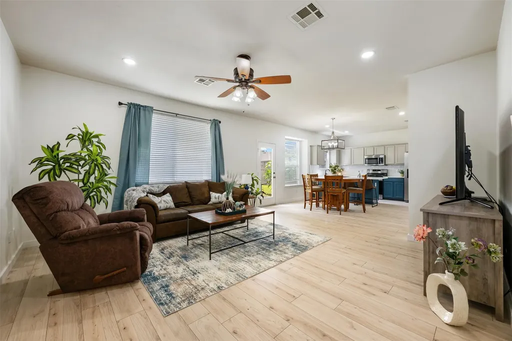 1104 Henderson Drive Leander TX 78641