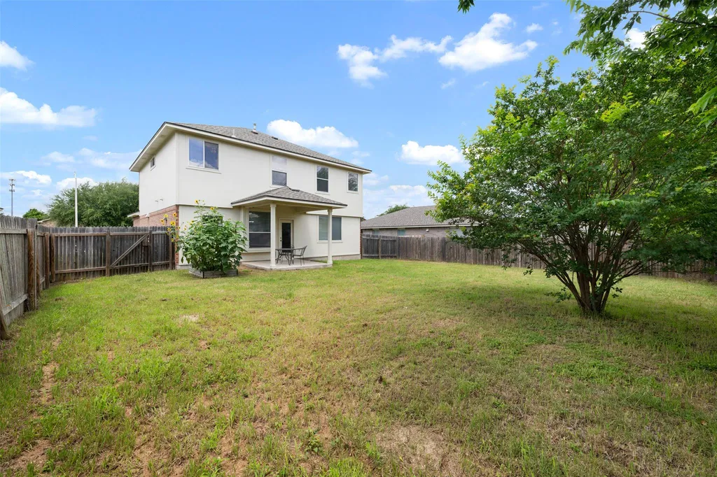 1104 Henderson Drive Leander TX 78641