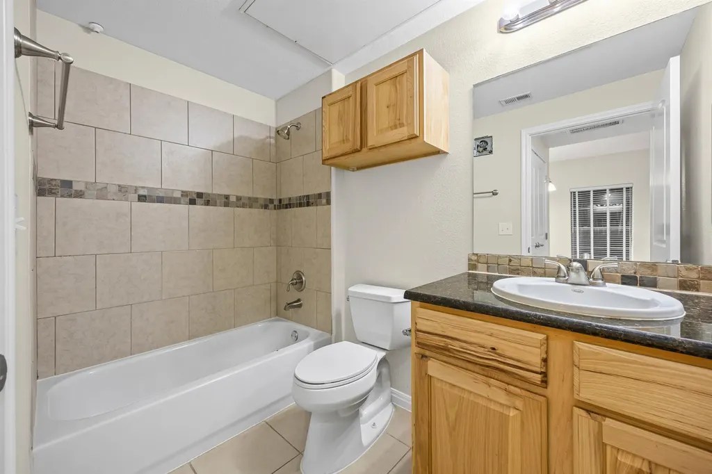 6810 Deatonhill Drive Austin TX 78745