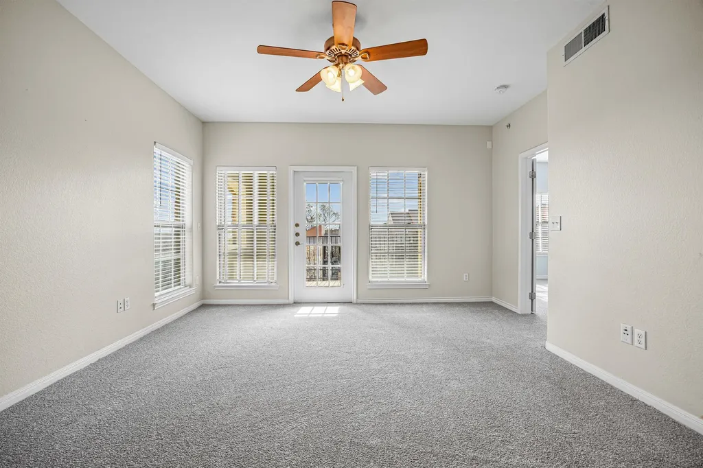 6810 Deatonhill Drive Austin TX 78745