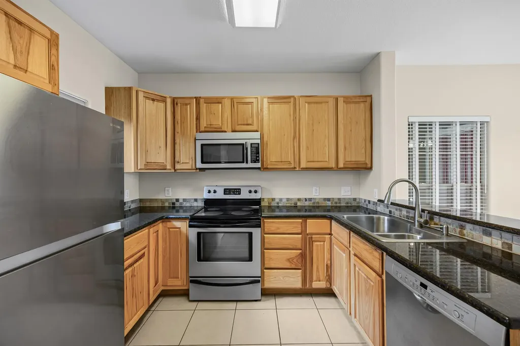 6810 Deatonhill Drive Austin TX 78745