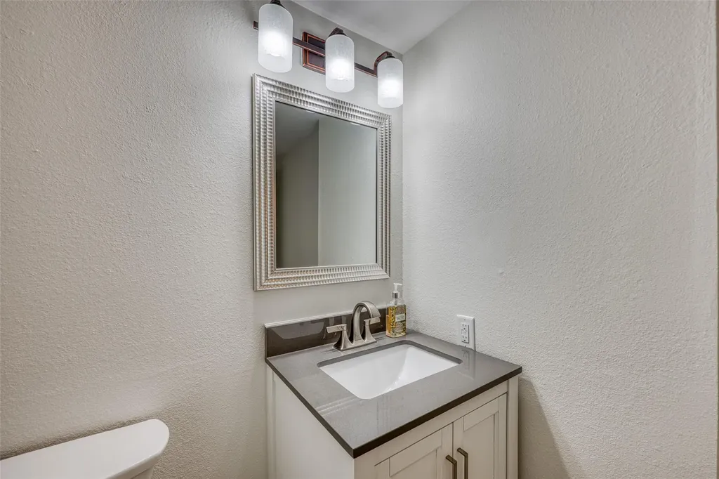 1209 Hi Stirrup Horseshoe Bay TX 78657