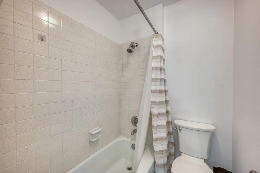 1209 Hi Stirrup Horseshoe Bay TX 78657